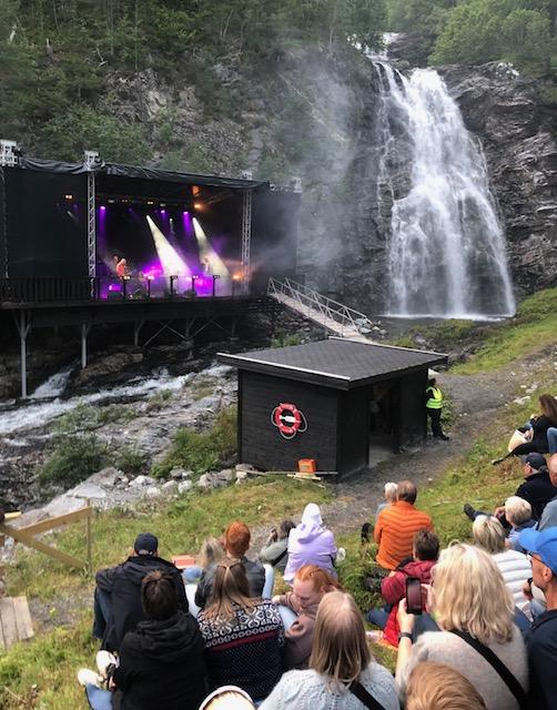 Bilde/illustrasjon om Fosskonserten